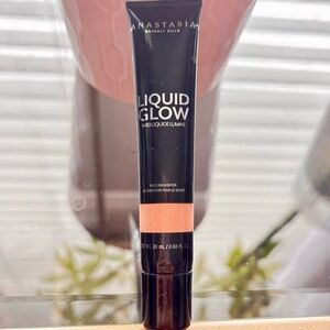 Anastasia Beverly Hills Liquid Glow